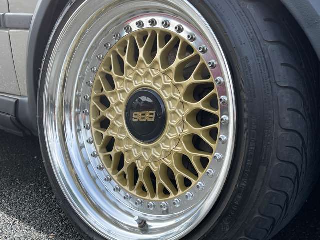 リバレルBBS16インチアルミ装着。