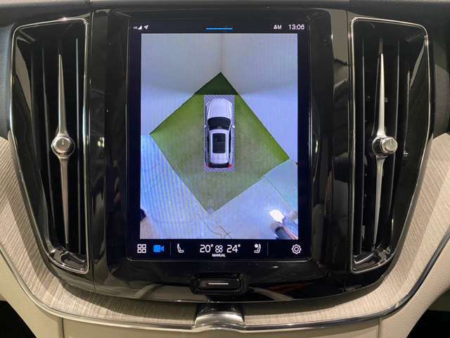 リアカメラによる後方の確認だけでなく、真上から見下ろすバードアイ映像を映し出す360度ビューカメラで、自車周辺の詳細な状況を確認できます。