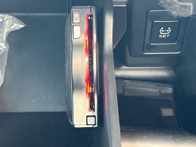 【ETC】高速道路の料金所をストレスなく通過！話題のスポットやサービスエリアに多い「スマートIC」利用時は必須のアイテムです。当店でセットアップを実施、ご納車当日からすぐにご利用いただけます！