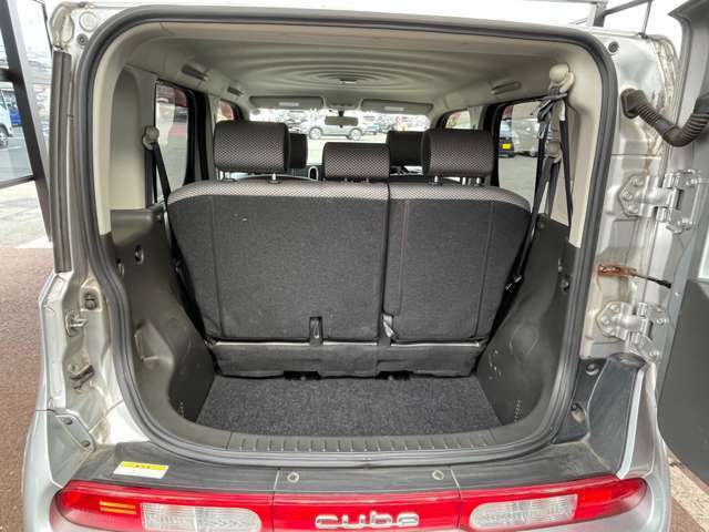 【トランク】広々と荷物もたくさん入ります。