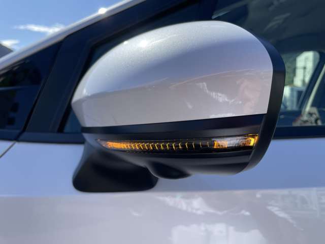 ☆　【ウィンカー付きドアミラー】　周りに「ウインカー＆ハザード」を気づいてもらえるお洒落＆安全確保のアイテムです　☆