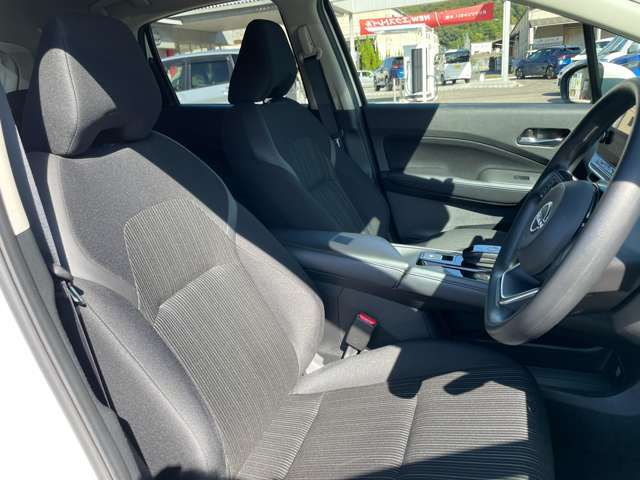 室内はしっかりとクリーニングしています☆引き締まったブラックの内装です♪