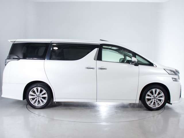 サイドビュー（ホイール交換・ダウンサス・車高調など)のカスタムも承っております