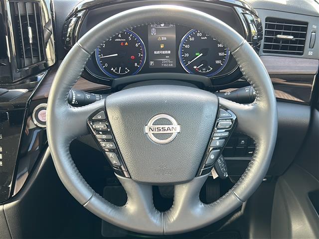 気になる車はすぐにお問い合わせください！画面右側の0066から始まる無料ダイヤルからお問い合わせ下さい！専門スタッフがお車のご質問にお答えいたします！