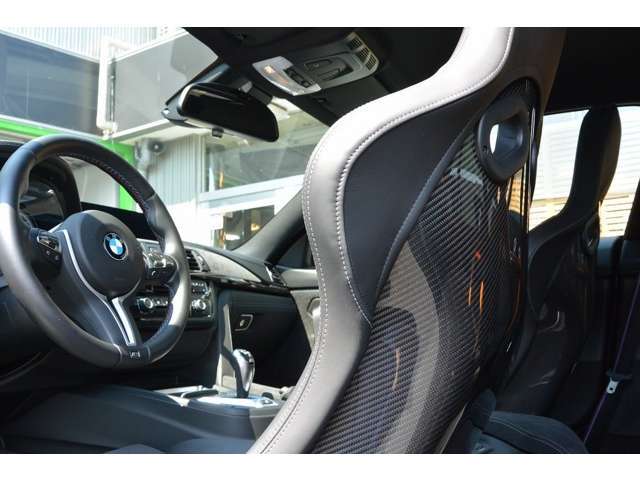 フルバケットシートです！