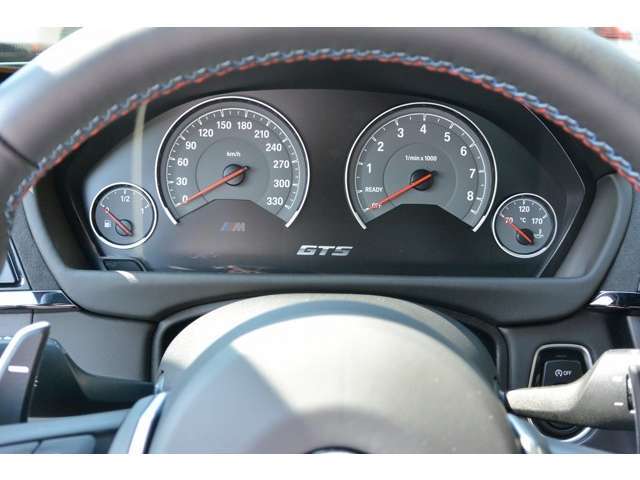 GTS専用メーターとなります。