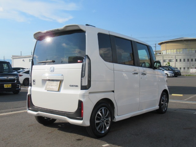 【全般】車両の年式や距離からは判断できない、内装・外装の状態や修理歴などが確認できる『車両状態証明書』をご用意しております。