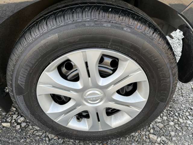 タイヤ溝も残っております。