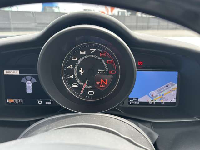 ☆インフォメーションディスプレイ☆ナビ/Bluetooth☆OPパーキングカメラ☆OPフロント＆リアパーキングセンサー☆ETC☆