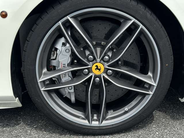 ☆当社は車を買っていただいた皆様に、毎月1回の愛車点検、半年に1回のエンジンオイル交換をそれぞれ無料で実施しております！アフターケアもばっちりです！ご安心ください☆