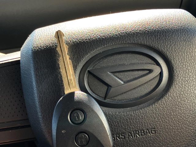 便利なキーレス♪ボタン操作で簡単にドアの解錠、施錠が可能です！