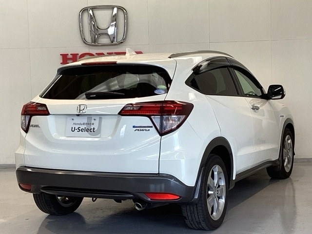 【Honda認定中古車 U-Select】　は3つの安心をお約束します。　1　Hondaのプロが整備した安心。 2　第三者機関がチェックした安心。　3　購入後もHondaが保証する安心。