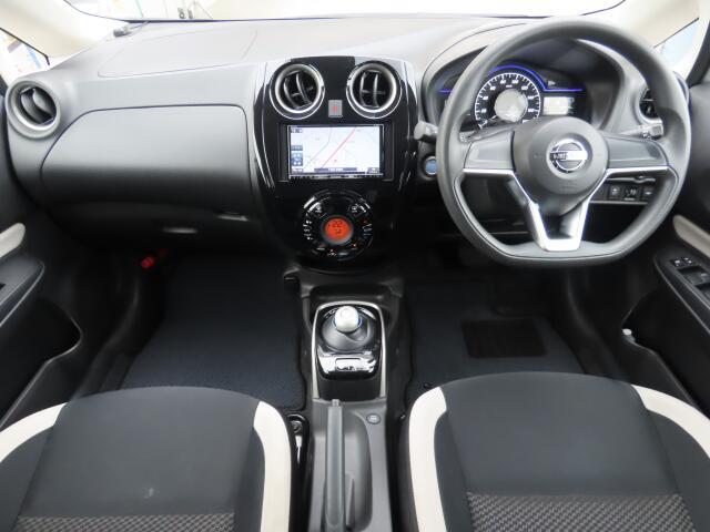 内外装の清掃・ガラス系ボディコーティングをCARクリーニング専門業者が施工いたしますので大変清潔。オリックス自動車ではみなさまに快適なドライブをお約束。