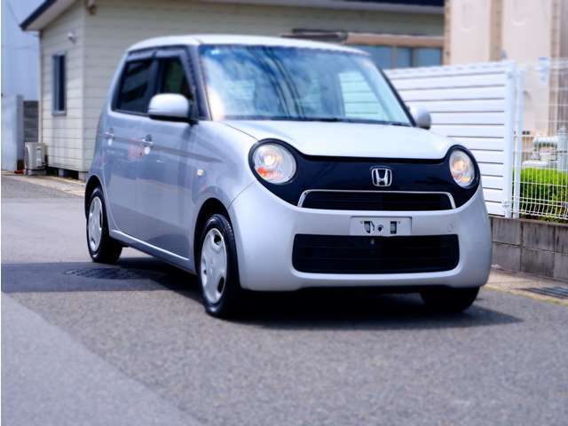 内外装の綺麗なディーラーさんからの下取り車として入庫しました。
