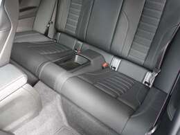 BMWの座席シートは人間工学に基づいた設計がされており、長時間乗っていても疲れにくいです。