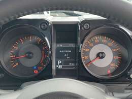 【スピードメーター】『スピードメーター』の画像になります。メーターがシンプルで見やすく運転しやすいですね！