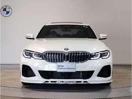 【キドニーグリル】BMWは約90年もの間、ほぼ全ての車両にひと目でBMWだと分かるこの特徴的なフロントグリルが備えられ、デザイン・アイコンとして親しまれてきました。