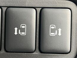 【両側パワースライドドア】スマートキーや運転席のスイッチで後席両側スライドドアの開閉が可能♪電動だから力を入れてドアを開ける必要が無く、小さなお子様でも簡単に開け閉めでき快適です♪