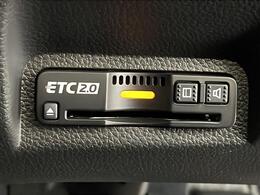 【ETC】有料道路を利用する際に料金所で停止することなく通過できる、ETC車載器（ノンストップ自動料金収受システム機器）が装備されています。セットアップを行うことで利用可能になります。