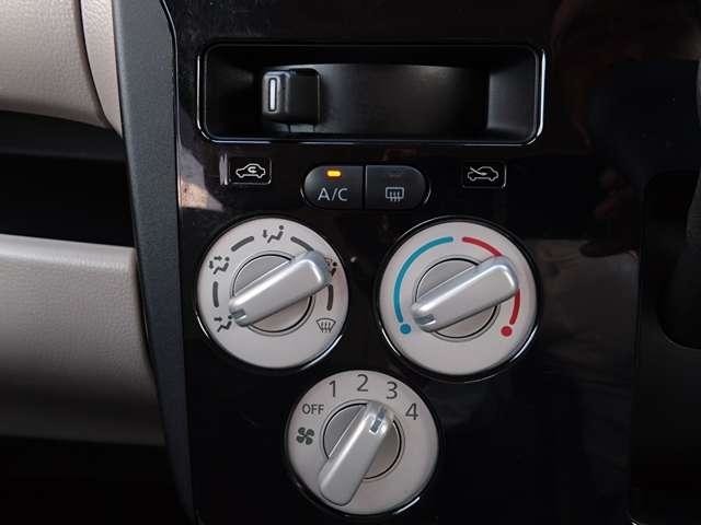 まぁるいデザインがかわいいダイヤル式エアコンは、直感的に操作できます。