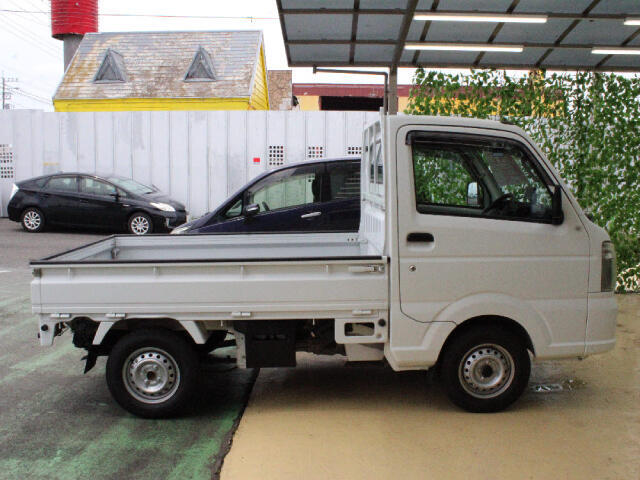 「当社のこだわり」全車8万キロ以内の良質車。走行距離はお車のバロメーターです。当社では8万キロ以上のお車は展示しておりません。なおかつ、メーター管理システムで不正メーターは1台もありません。