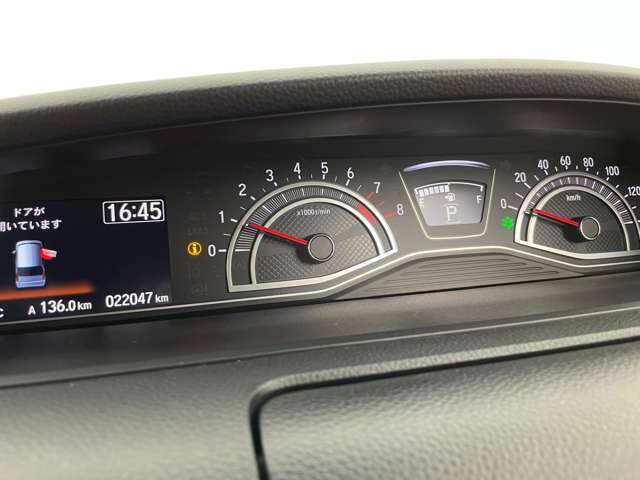 【スピードメーター】メーターがシンプルで見やすく運転しやすいですね！