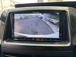 【バックカメラ】付で方向確認も安心です。狭い駐車場や後方確認しにくい場所で活躍します♪駐車が苦手な方にもオススメな便利機能です！