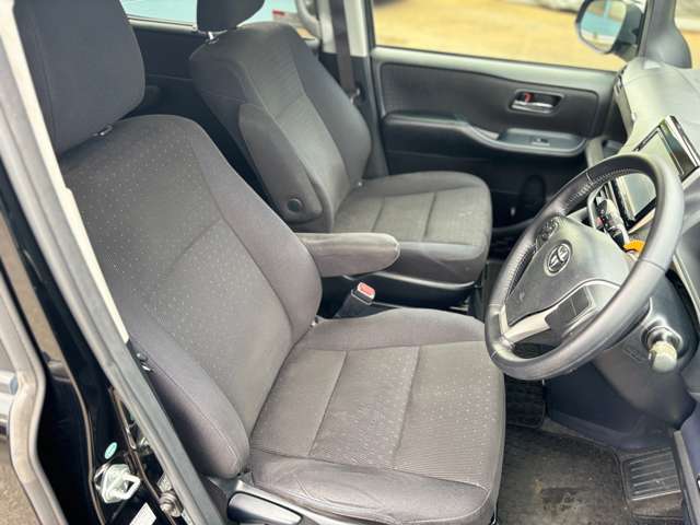AUTO DEALER  LUCXIA　　TEL：0476-85-5936