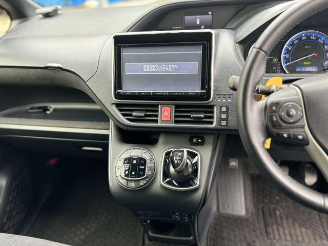 AUTO DEALER  LUCXIA　　TEL：0476-85-5936