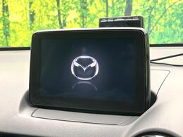 【メーカー純正ナビ】インテリアに溶け込むスタイリッシュな「専用設計」メーカーナビを装備♪視認性や操作性など基本性能にも優れ、より上質なカーライフをお楽しみいただけます。