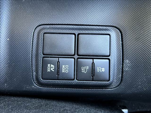 ☆ナビ☆Bluetooth☆バックカメラ☆トヨタセーフティセンス☆オートハイビーム☆ステアリングスイッチ☆車線逸脱警報☆ECO/EVモード☆ビルトインETC☆前後ドラレコ☆走行0.5万km☆試乗OK☆