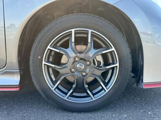 お車に合わせて無料保証以外にも、保証範囲、期間、距離を拡充させた有料保証もご用意しております！中古車の購入が初めてで不安・・・というお客様もご安心ください！