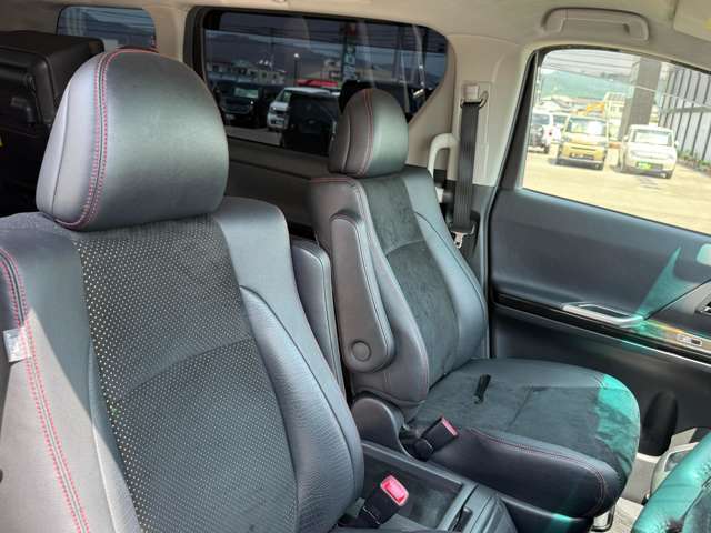 エンジンルームも綺麗に洗浄してから納車致します。普段あまり見ることが無い箇所だからこそ綺麗だと感動しますよね(*´▽｀*)