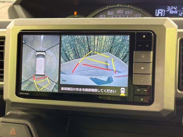 【パノラマモニター】専用のカメラにより、上から見下ろしたような視点で360度クルマの周囲を確認することができます☆死角部分も確認しやすく、狭い場所での切り返しや駐車もスムーズに行えます。