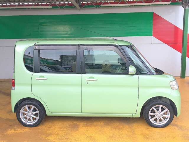 ミラーウインカー＆ドアバイザー＆プライバシーガラス付きです！