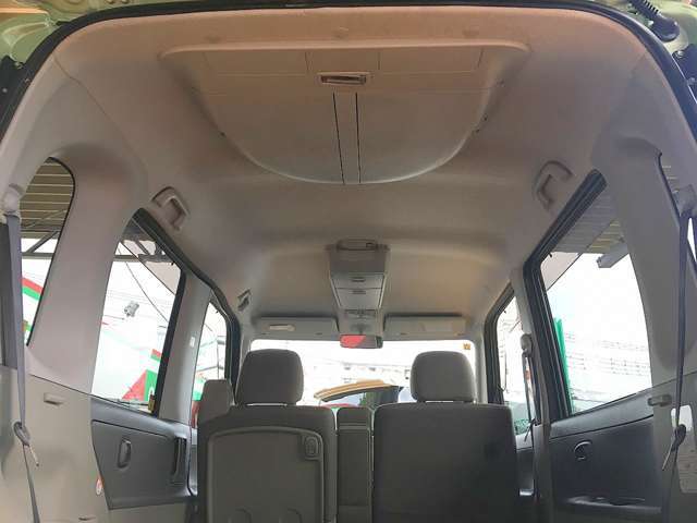 内装の天張りも汚れ、キズ等も無く綺麗です！