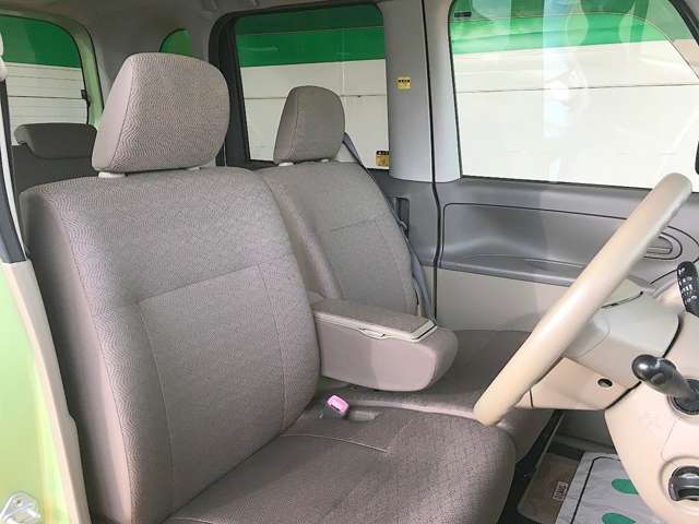 内装状態も特に大きく目立つ汚れや傷も無くキレイです！気になるニオイもありませんので内装にこだわる方にはおススメの1台です！