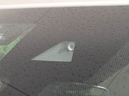 【インテリジェントエマージェンシーブレーキ】フロントカメラで前方の車両や歩行者を検知。衝突しそうな時は衝突被害軽減ブレーキが作動、衝突回避をサポート。より安全にドライブをお楽しみいただけます。