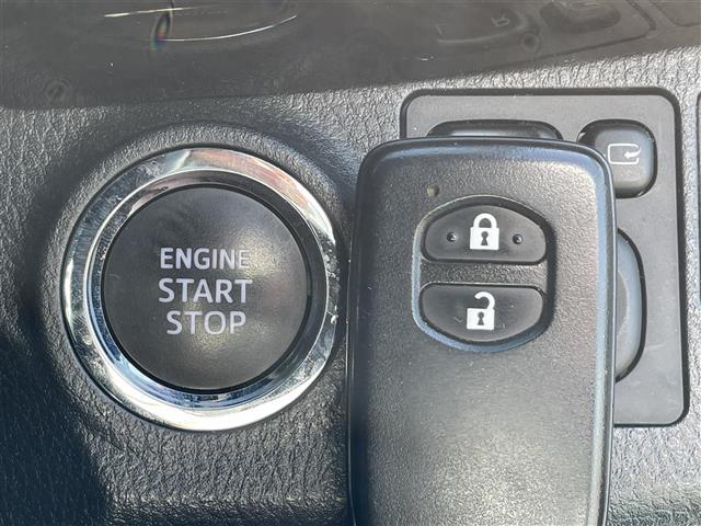 納車前に内外装のクリーニングをいたします。各種コーティング（別途有料）もご用意しておりますので、是非ご相談ください。