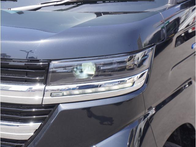 【ヘッドライト】省電力で長寿命の明るく運転しやすいLEDヘッドランプです。明るく照らすので暗い夜道からお客様を守ってくれます。お近くのスズキ自販島根までお越しください。