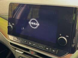 【メーカー純正ナビ】インテリアに溶け込むスタイリッシュな「専用設計」メーカーナビを装備♪視認性や操作性など基本性能にも優れ、より上質なカーライフをお楽しみいただけます。