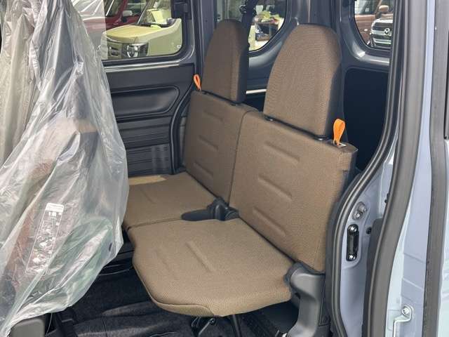 ★5年間新車保障★初度登録から5年間の新車保証が含まれています。長期間、安心してお乗り頂けます！保障費用は支払総額に含まれています！遠方のお客様は保証継承後、お近くのディーラーにて保証が受けられます！