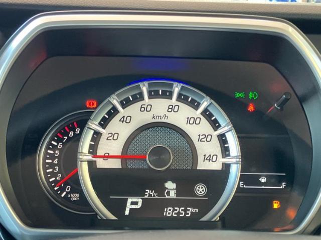 WECARSの展示場では実際に見て、触ってお車をお選びいただけます！知識の豊富な営業スタッフが様々なカーライフをご提案いたします！