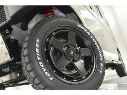 XC5ホイールにオプカンタイヤの組み合わせ。勿論、組み合わせはコンプリートメニューの中からご自由に選べます。