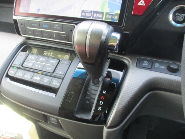 手がすぐに届いて操作しやすいインパネオートマ☆シートの高さやハンドルの位置なども運転しやすいように配慮されています！