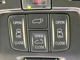 【両側パワースライドドア】スマートキーや運転席のスイッチで後席両側スライドドアの開閉が可能♪電動だから力を入れてドアを開ける必要が無く、小さなお子様でも簡単に開け閉めでき快適です♪