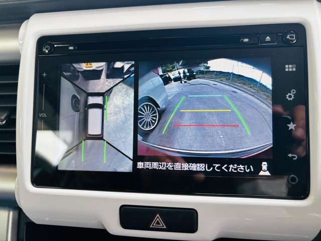 全方位モニターを搭載しております！バックカメラはもちろんですが、前後左右を上から目線で確認することができます！愛車を傷つける心配もありませんね！
