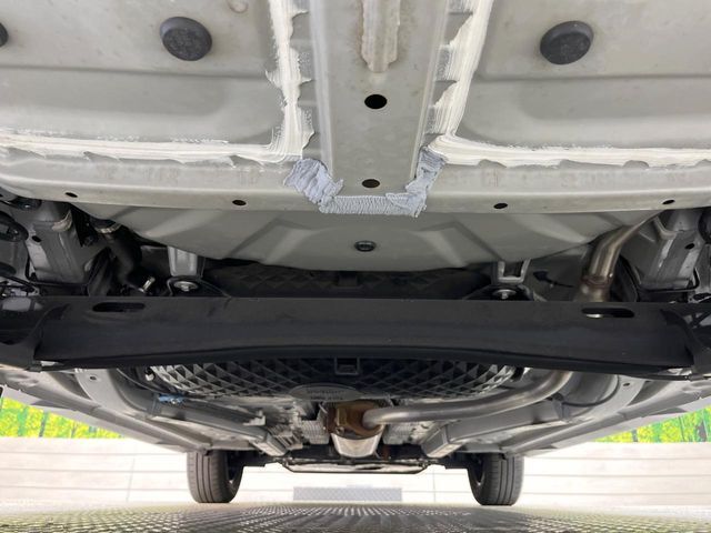 大好評を頂いておりますボディの弾スプラッシュコートも好評受付中。通常のガラスコートと異なる、耐久年数6年の無機質ガラスコーティングが、ボディをキレイな状態に保ってくれます。