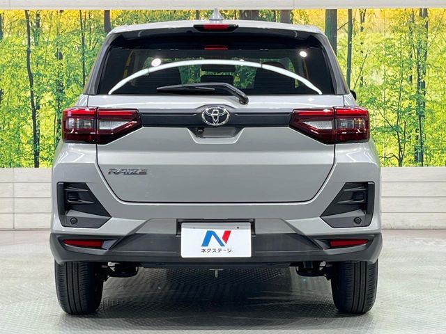 安心の最長10年・走行無制限保証（有償）をご用意。保証内容も充実はもちろん、無料点検＆オイル交換や、年中無休の全国・24時間ロードサービスも付帯されておりますのでご安心下さい。