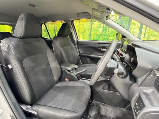 運転席シート廻りは使用感も少なく、良好な状態となっています。前オーナー様が丁寧に使っていたことがよくわかりますね。